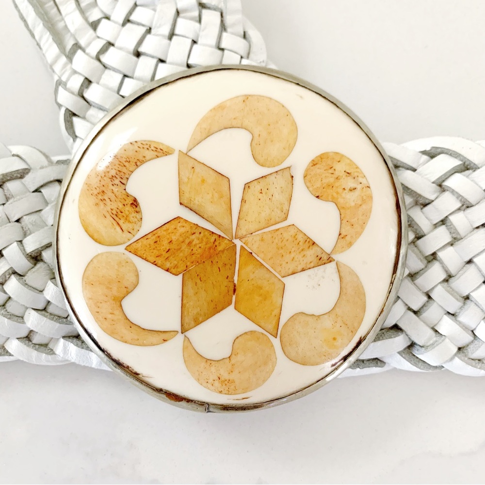 MOTIF56 Braided Genuine Leather Moroccan Belt In White With A Round Shel… - Picture 7 of 11